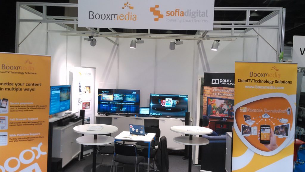 Sofia_Booxmedia_stand